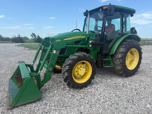 John Deere 5083E 4x4 Tractor with Cab and Loader 1