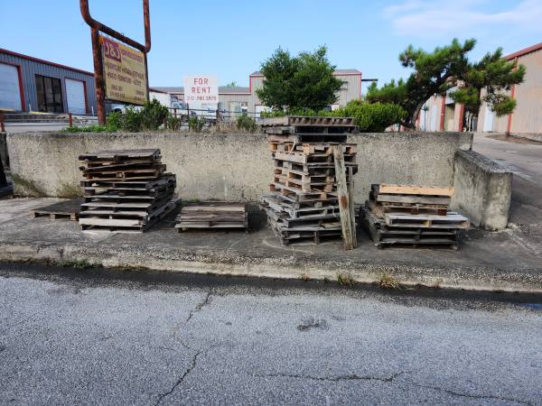 Free pallets 1