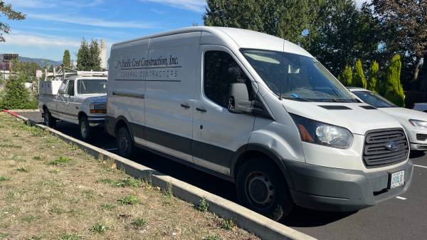 2018 Ford Transit 250 - Photo 2