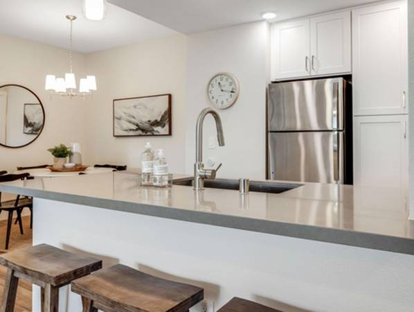 $3,095 / 2br - Larkfield 2B - Gabinetes de Cierre Suave, Área de Lounge Exterior, Lavadora y Secadora en Unidad (Larkfield / Santa Rosa)63813613442433121