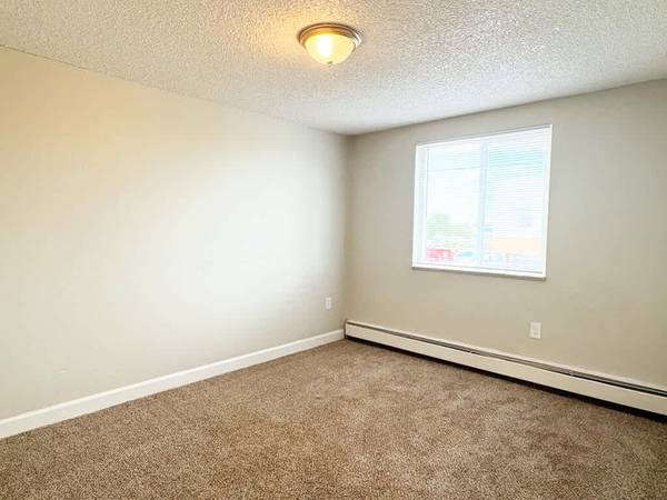 $899 / 1br - 500ft2 - 🎃 Boo on High Rent! Affordable 1BR Apt – No Tricks, Just Treats! (2775 S Federal Blvd , Denver, CO)63973505750275122