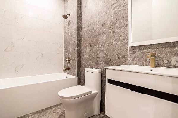 $905 / 1br - Charming 1BR Apartment with Plenty of Natural Light (oakland west)63889098699907123