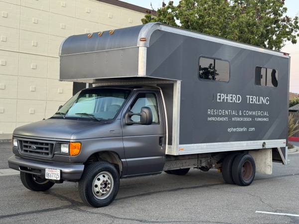 2004 Ford E-350 BOX TRUCK VAN LOW MILES - $16,900 (san leandro)63612982308227120