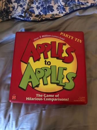 Excellent condition Apples to Apples game Party Tin Edition 1