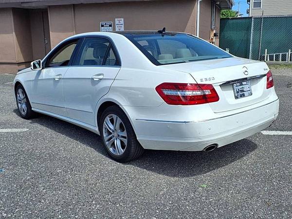 2011 Mercedes-Benz Clase E E 350 Lujo 4MATIC AWD Sedán de 4 puertas - $13495.0063470613354627124