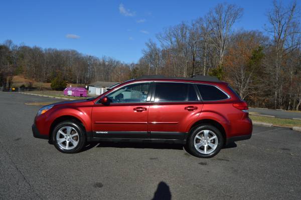 2013 Subaru OUTBACK 2.5I LIMITED AWD LOW MILES - $9,299 (MANASSAS)63616176049153124