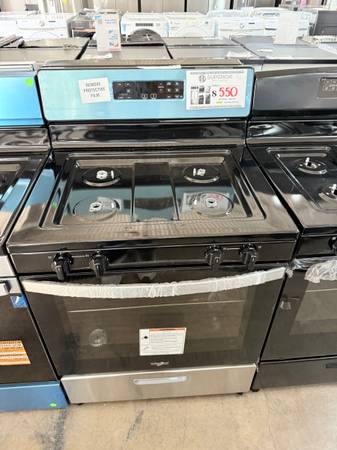 WHIRLPOOL GAS STOVE BRAND NEW OPEN BOX 1