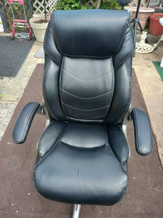 CHAIR Black Leather. 1