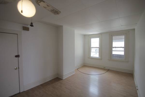 $1,100 / 2br - 870ft2 - Two Bedroom, Large Kitchen, Private Balcony, Pet Friendly (Regent Square - Frick Park - 701 Mifflin)63664544309891124