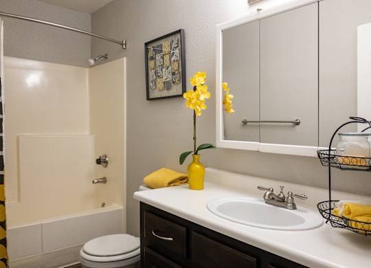 $985 / 1br - 700ft2 - Spacious 1,2 & 3 BRs | Pet-Friendly |Call for Specials! (14230 North 19th Avenue, Phoenix, AZ)63966950462851120