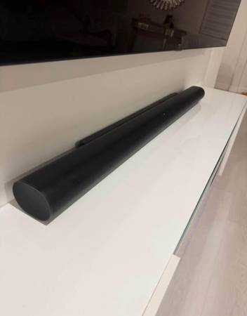 Almost new Sonos Arc Ultra Soundbar 1