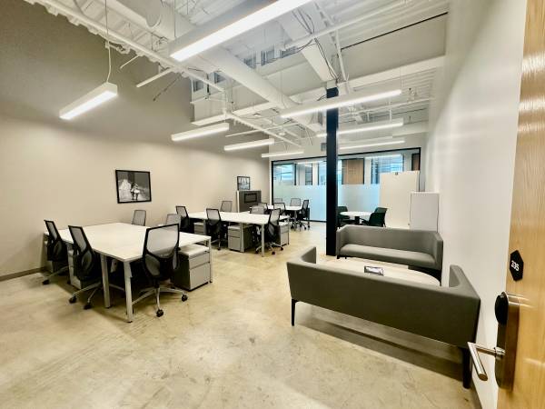 📅Last Chance! Cyber Week Deal — 65% Off 13-Person Office DT📅 1