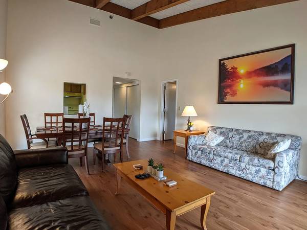 $1,850 / 2br - 1320ft2 - 2 Bedroom 2 Bath Cedar Lodge Condo for WINTER RENTAL Oct 3rd - May 31 (Laconia)63656278172417123