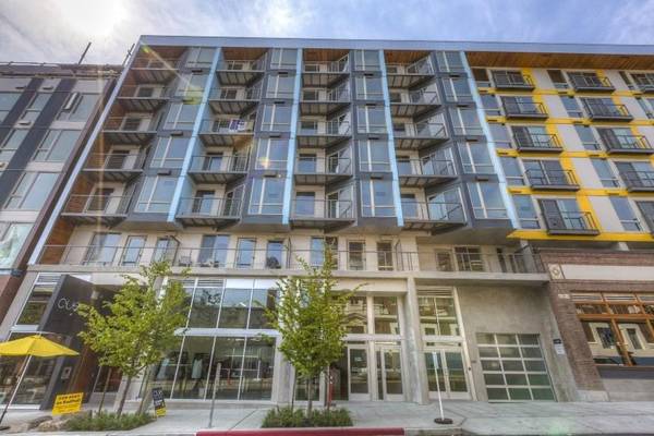 $2,026 / 1br - 596ft2 - DROPPED PRICES ON 1 BED 1 BATH. Heart of Cap Hill! (Seattle)63852482400129122