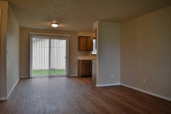 $1,295 / 2br - 785ft2 - $250 Move-In Special! Updated 2bd/1ba Newton Duplex! (Philomath)63945099693443124