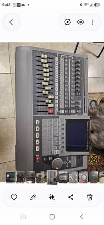 Studio workstation VS1680 1