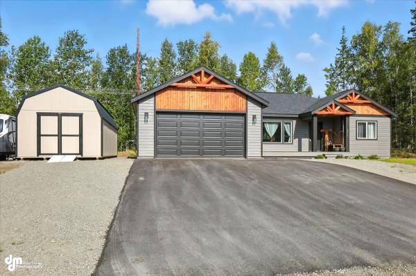 $450,000 / 3br - 1544ft2 - GORGEOUS MODERN WASILLA LIVING! (9417 Keshon Circle) (Wasilla)64014169895938121