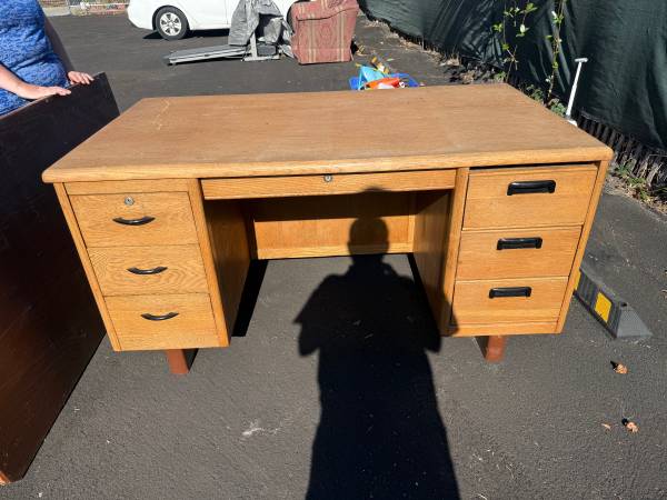 Desk Solid wood 1