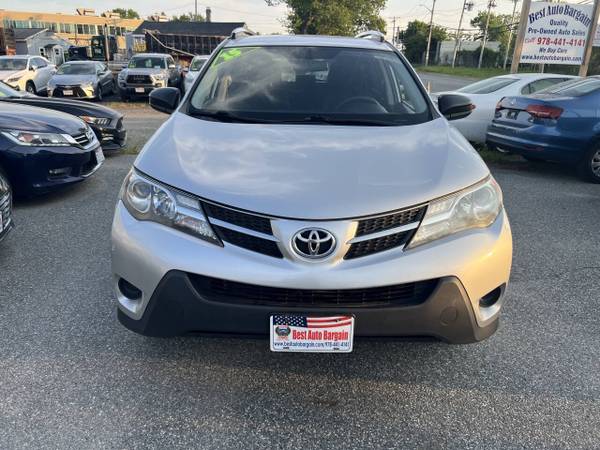 2015 Toyota RAV4 LE AWD, EFICIENTE EN COMBUSTIBLE, UN SOLO DUEÑO, CON CÁMARA DE REVERSA - $14,995 (Lowell MA 01851)63615352765315122