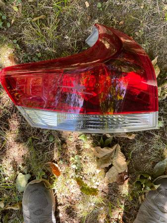 2013-2016 Venza driver side  rear tail light 1