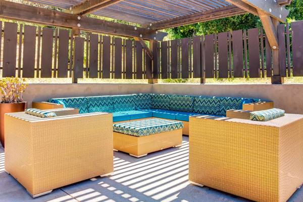 $2,991 / 1br - 600ft2 - Ceiling Fans, Bike Repair Stations, Hillside Views (belmont)63668044633091124