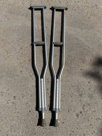 Crutches- set of 2 adjustable 1