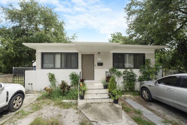 $675,000 / 4br - 1719ft2 - FOR SALE: DUPLEX (2 beds/1 bath each) in LITTLE HAITI (Miami)64049278231043124