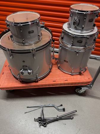 2017 Yamaha Rydeen drum set 1