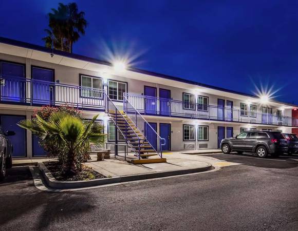 $550 / 1br - NEW WEEKLY RATES! - 9 Minutes to Downtown - Onsite Restaurant (Sacramento)64043494446338121