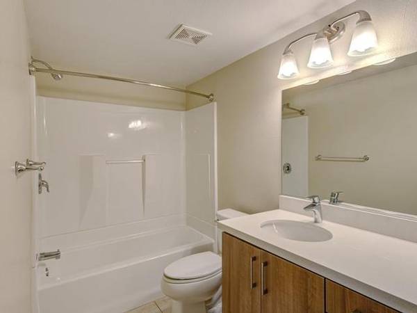 $4,899 / 2br - 1213ft2 - Resort-Style Pool with Sundeck & Barbecue, Now Showing, Tour The View63953077821443120