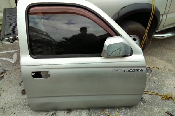 Toyota Tacoma Pax door 1