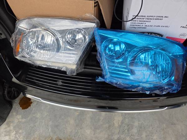 04 - 08 F150 or Expedition head lights set 1