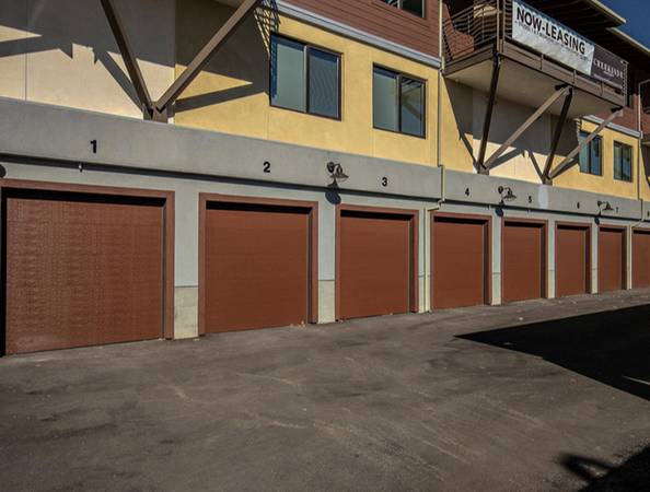 $2,600 / 1br - $500 OFF ur 1ST MO! 1 Bedroom - Roller Shades, Wood-Style Floors (Vista Village)63701586138369123