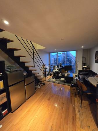 $1,000 / 6br - Habitaciones disponibles en Greenpoint a partir del 1/10 (Brooklyn)63827268460289120