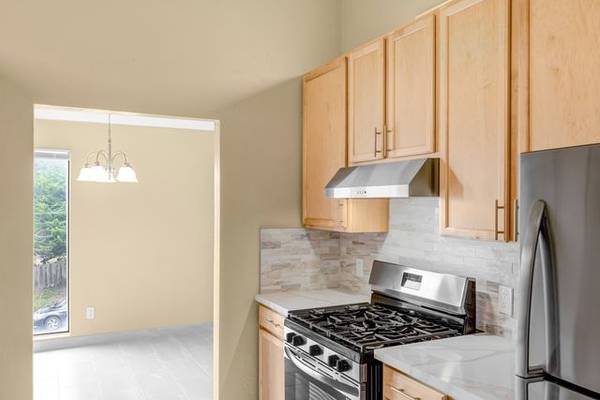 $2,985 / 2br - 900ft2 - Remodeled Beautiful Unit 3060 Sunset Ave #E202 (MARINA)64009500792834121
