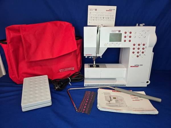 Bernina 230 Sewing Machine Swiss Made 1
