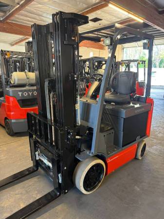 2019 Toyota 8FBCU25 Forklift 1
