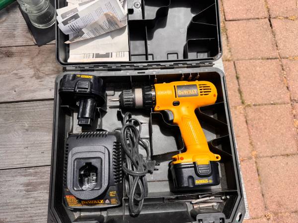 DeWalt Drill 1