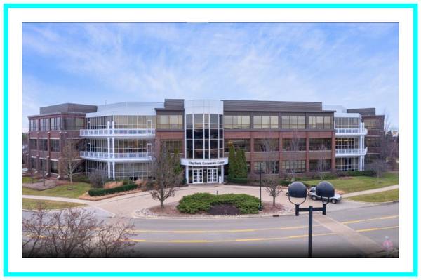 $500 Corner Window Suite! The sunlight will warm your work days! 🌞🌝64041647591169123