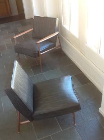 mid-century modern lounge chairs, crafted by Viko Baumritter 1