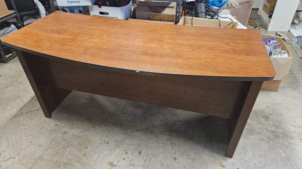 Free:  used large desk 1