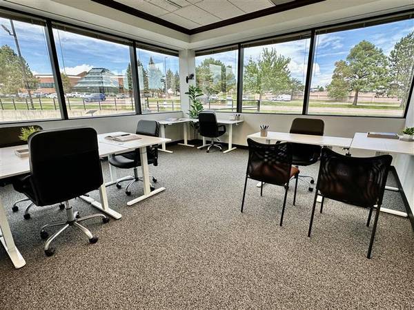 $524 / 225ft2 - Oficina de Ventana Esquina para un Equipo en Corporate Drive (Colorado Springs)63658230518403120