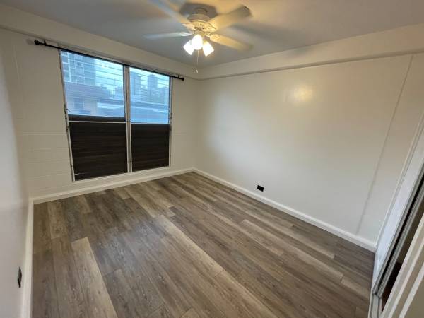 $1,800 / 2br - 722ft2 - 534 Kamoku St. - 2 habitaciones 1 baño 1 estacionamiento - $1800 (Moi'ili'ili)63686745378945123
