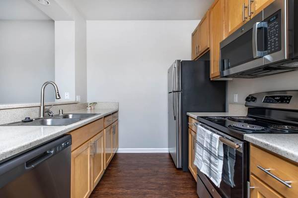$2,840 / 2br - 1075ft2 - On-call Maintenance, Views Available, Gated Access (albany / el cerrito)63940543451906124
