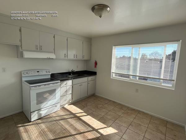 $1,950 / 2br - 2 bedroom Oakland apartment on 83rd Ave (oakland hills / mills)64049801534721122