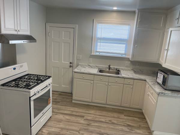 $1,850 / 1br - 650ft2 - Apartamento remodelado de un dormitorio (Martinez)63880132453889123