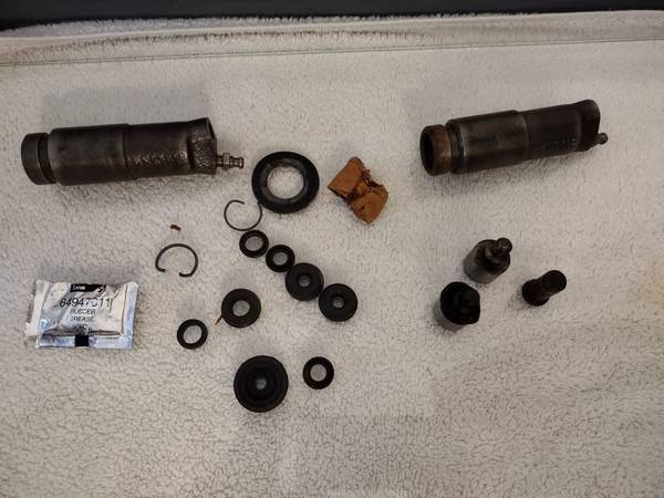 Triumph Spitfire Slave Cylinders w/ Rebuild Kit 1