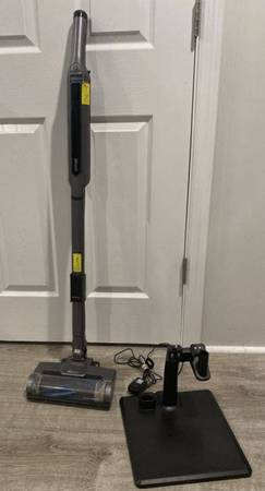 Shark WANDVAC System Ultra-Lightweight Cordless Stick Vacuum Cleaner 1