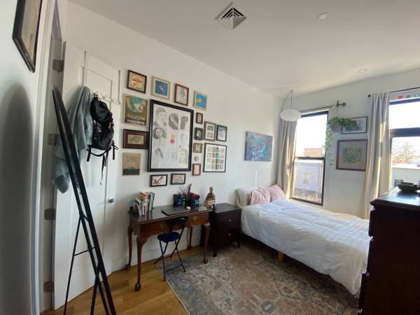 Bushwick HUGE Room with Private Balcony – Jan 1 Move In

0

                        Brooklyn