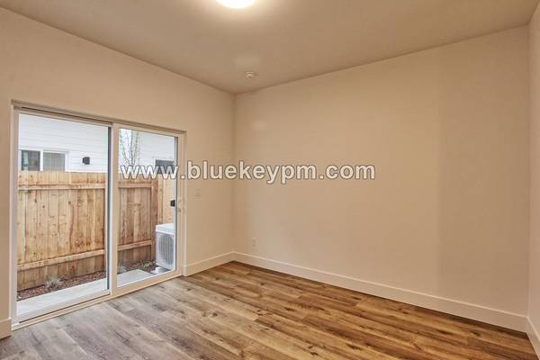 $2,095 / 2br - 1000ft2 - 2 Bed, 2.5 Bath Home in Arbor Lodge Near University of Portland63999454314627124